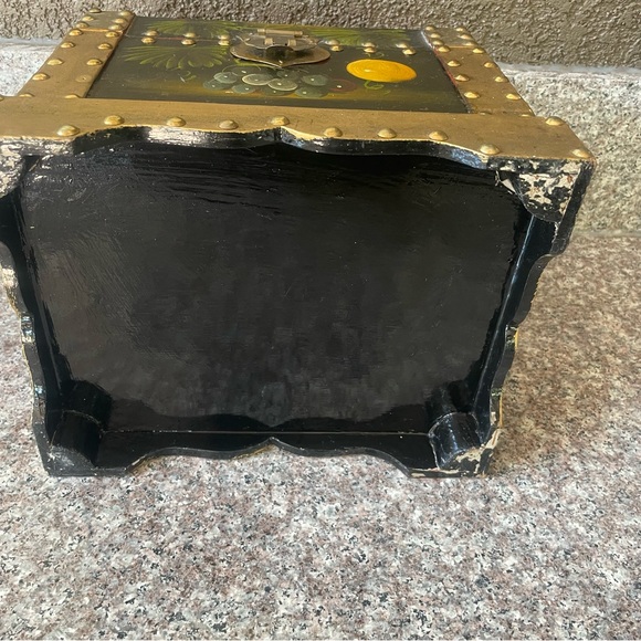 VINTAGE TRUNK - Picture 11 of 16